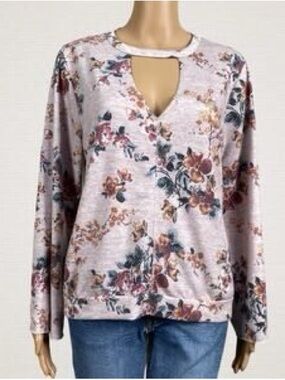 Gypsies & Moondust Floral Keyhole Top — Light Gray and Dusty Pink
